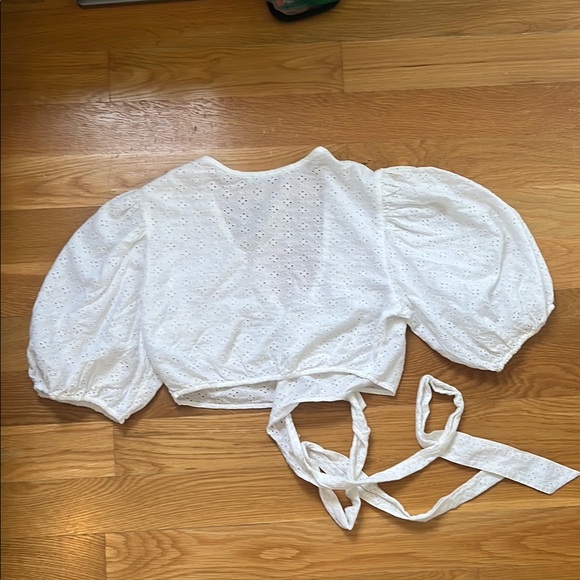 Eyelet White Puff Sleeve Wrap Crop Top - Picture 3 of 4